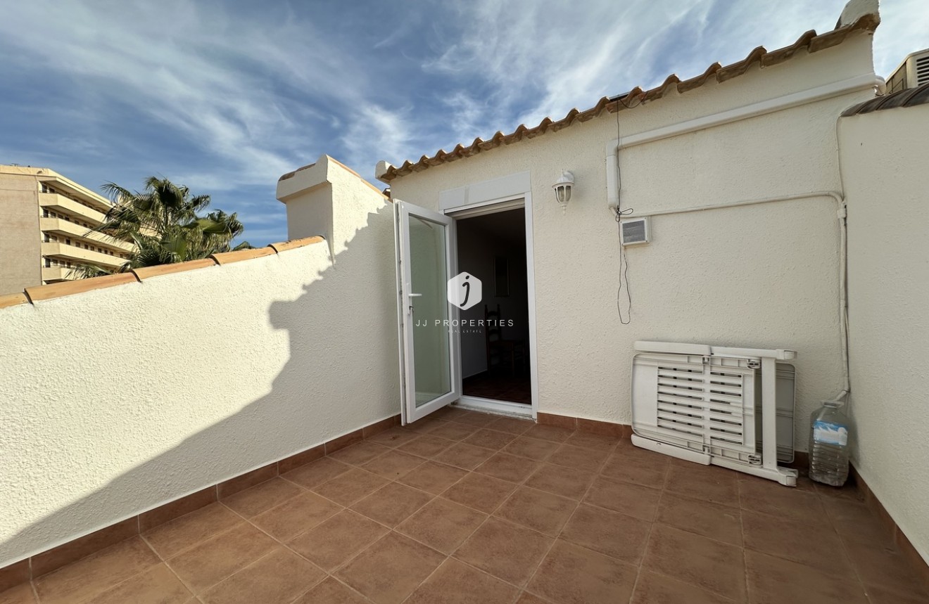 Aus zweiter Hand - Duplex -
La Mata - Costa Blanca