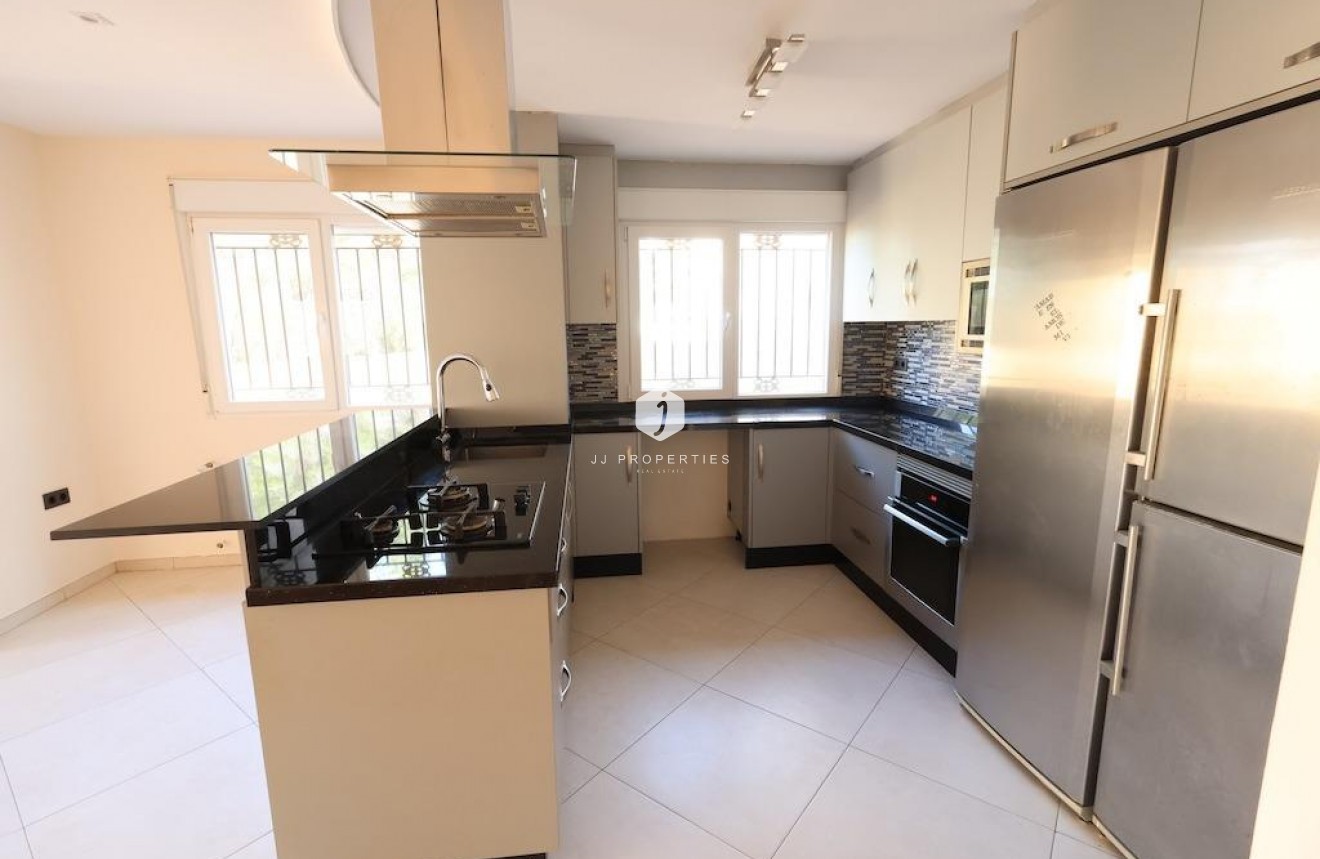 Aus zweiter Hand - Villa -
Orihuela Costa - Costa Blanca