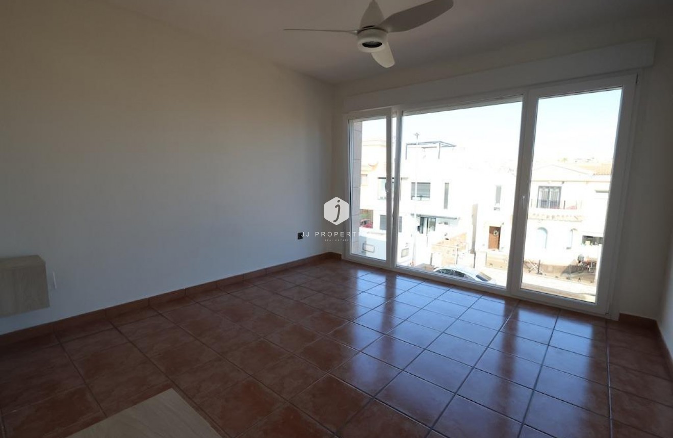 Aus zweiter Hand - Villa -
Orihuela Costa - Costa Blanca