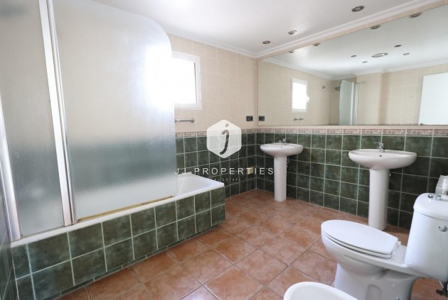 Aus zweiter Hand - Villa -
Orihuela Costa - Costa Blanca