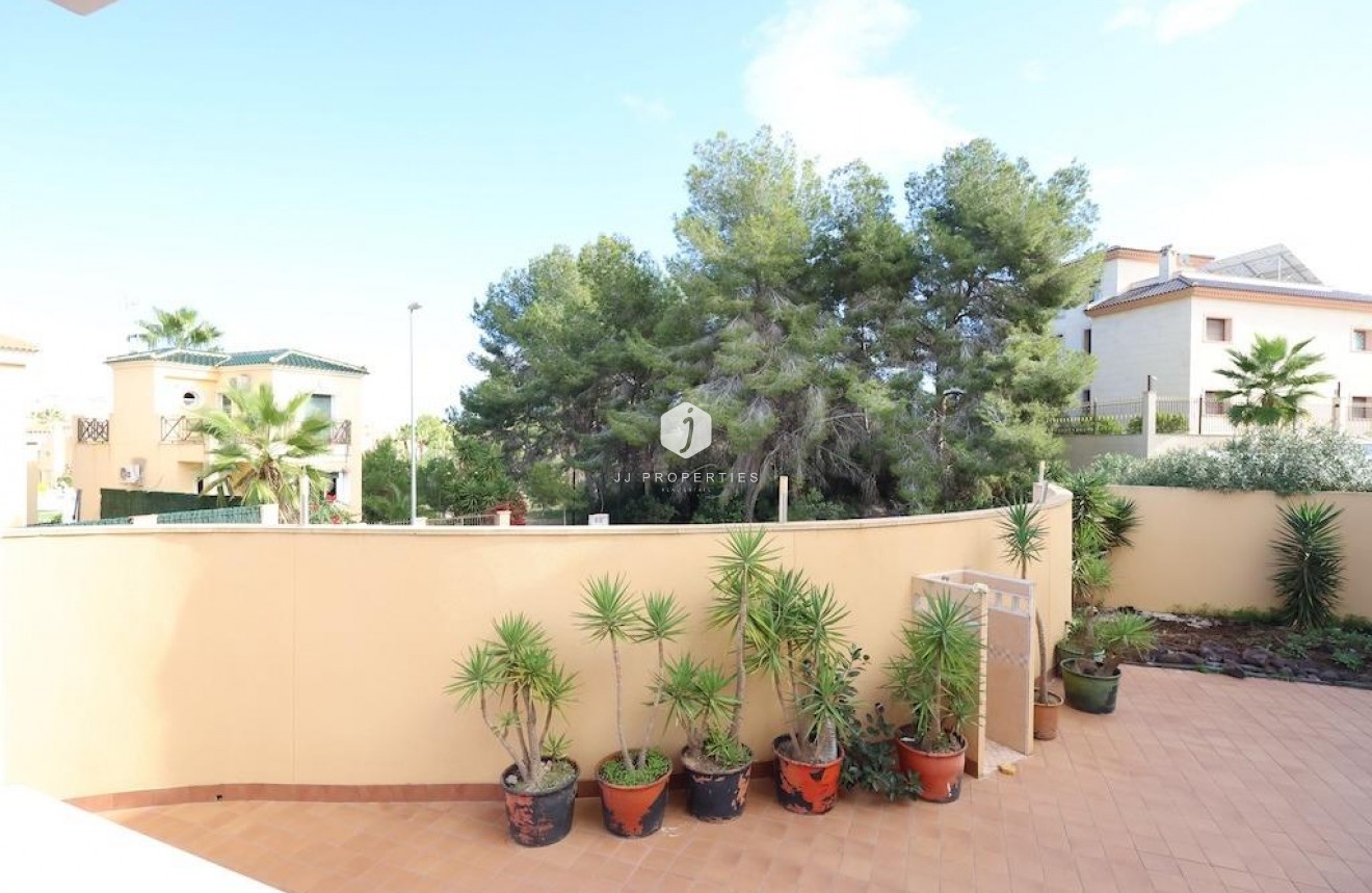 Aus zweiter Hand - Villa -
Orihuela Costa - Costa Blanca