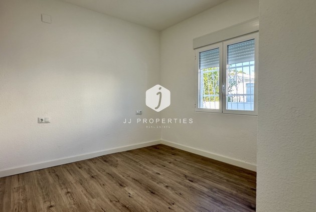 Aus zweiter Hand - Bungalow -
Orihuela Costa - Costa Blanca