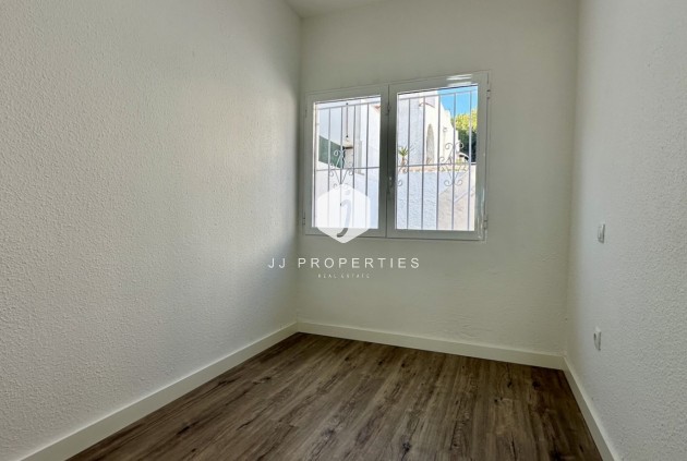 Aus zweiter Hand - Bungalow -
Orihuela Costa - Costa Blanca