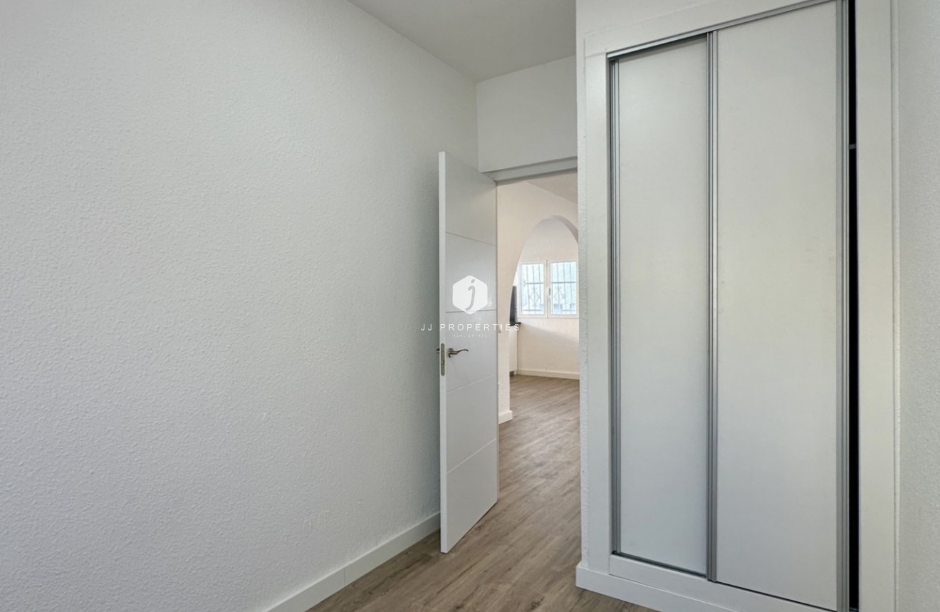 Aus zweiter Hand - Bungalow -
Orihuela Costa - Costa Blanca