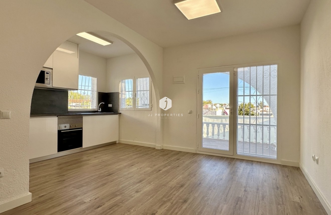 Aus zweiter Hand - Bungalow -
Orihuela Costa - Costa Blanca