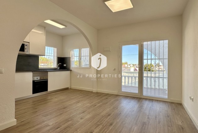 Aus zweiter Hand - Bungalow -
Orihuela Costa - Costa Blanca