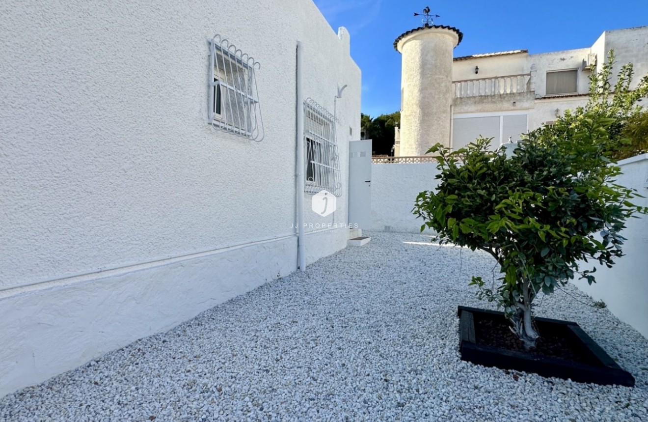 Aus zweiter Hand - Bungalow -
Orihuela Costa - Costa Blanca