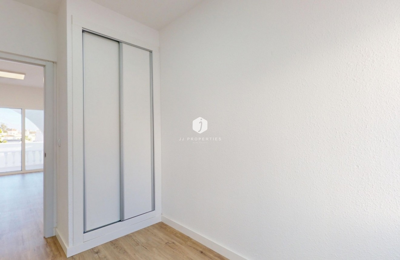 Aus zweiter Hand - Bungalow -
Orihuela Costa - Costa Blanca