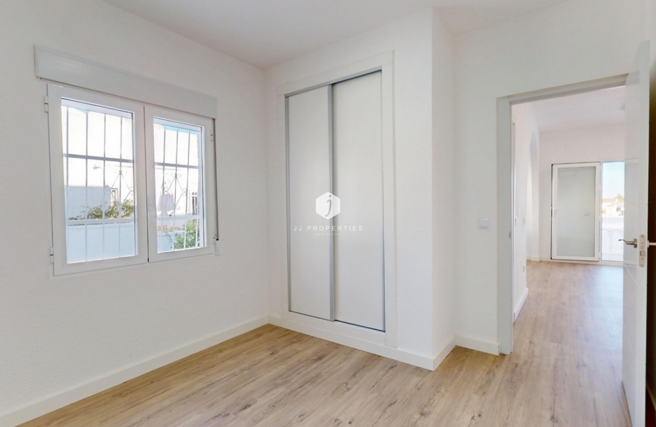 Aus zweiter Hand - Bungalow -
Orihuela Costa - Costa Blanca