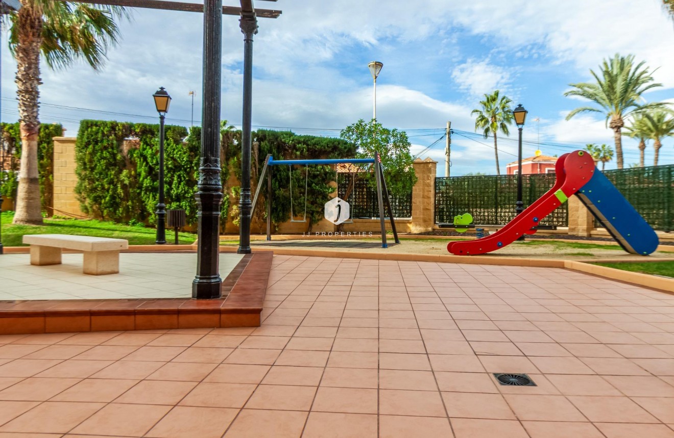 Aus zweiter Hand - Wohnung -
Torrevieja - Playa de los Locos