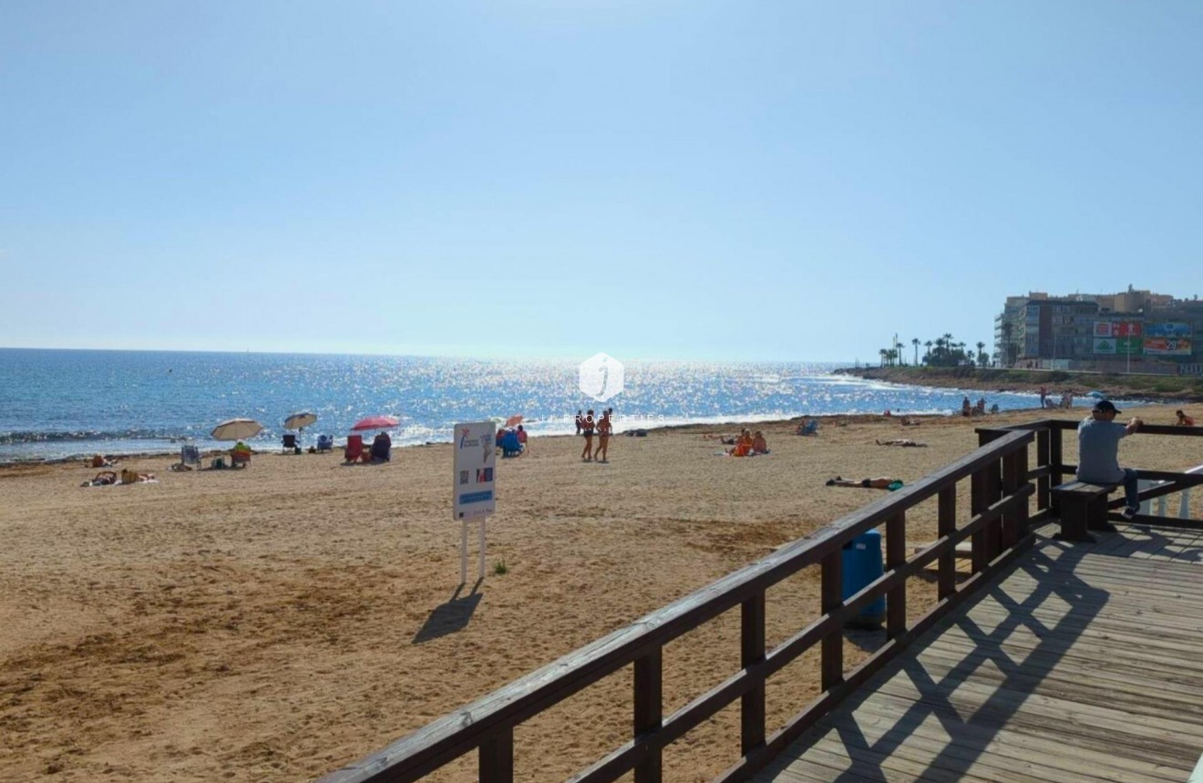Aus zweiter Hand - Wohnung -
Torrevieja - Playa de los Locos