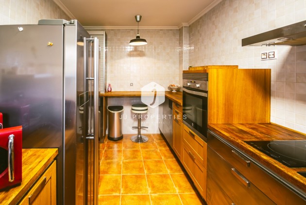 Aus zweiter Hand - Villa -
Benferri - Inland