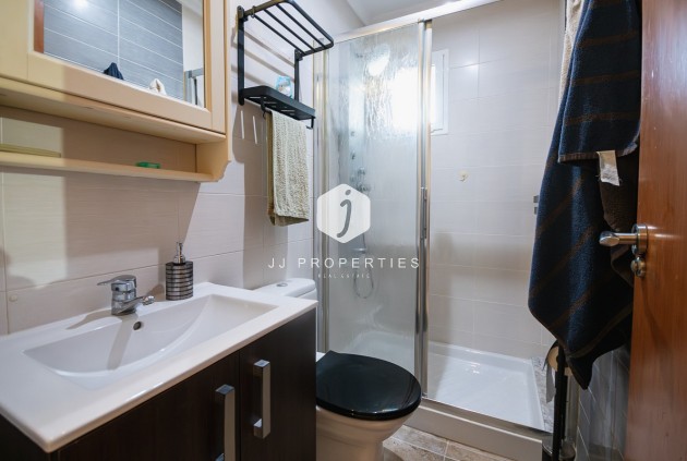 Aus zweiter Hand - Villa -
Benferri - Inland