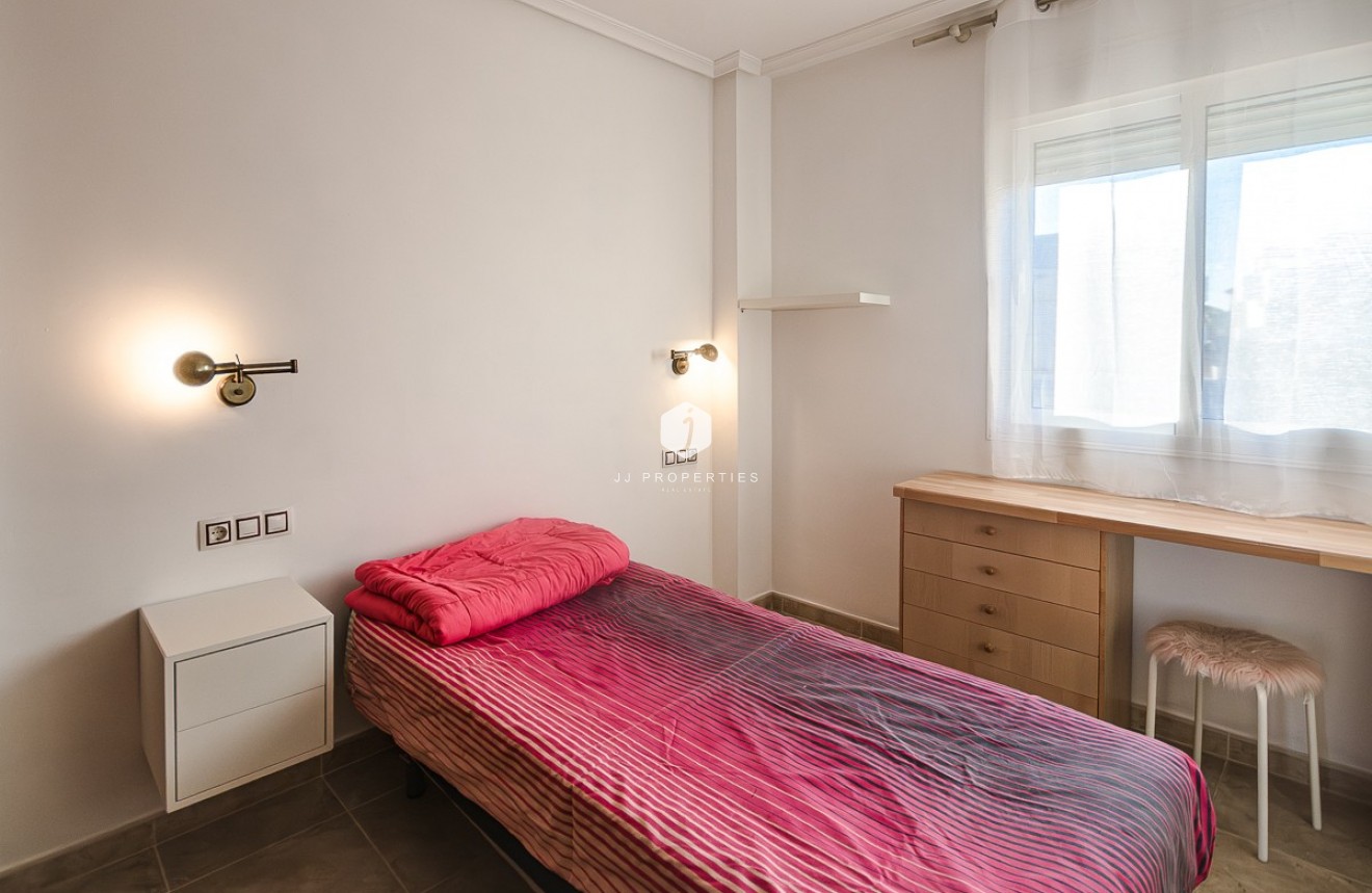 Aus zweiter Hand - Villa -
Benferri - Inland