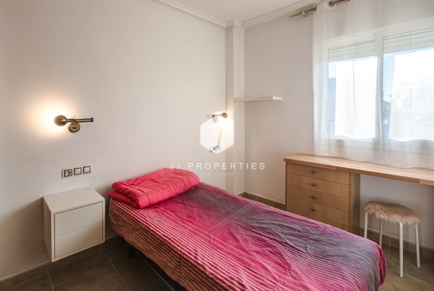 Aus zweiter Hand - Villa -
Benferri - Inland