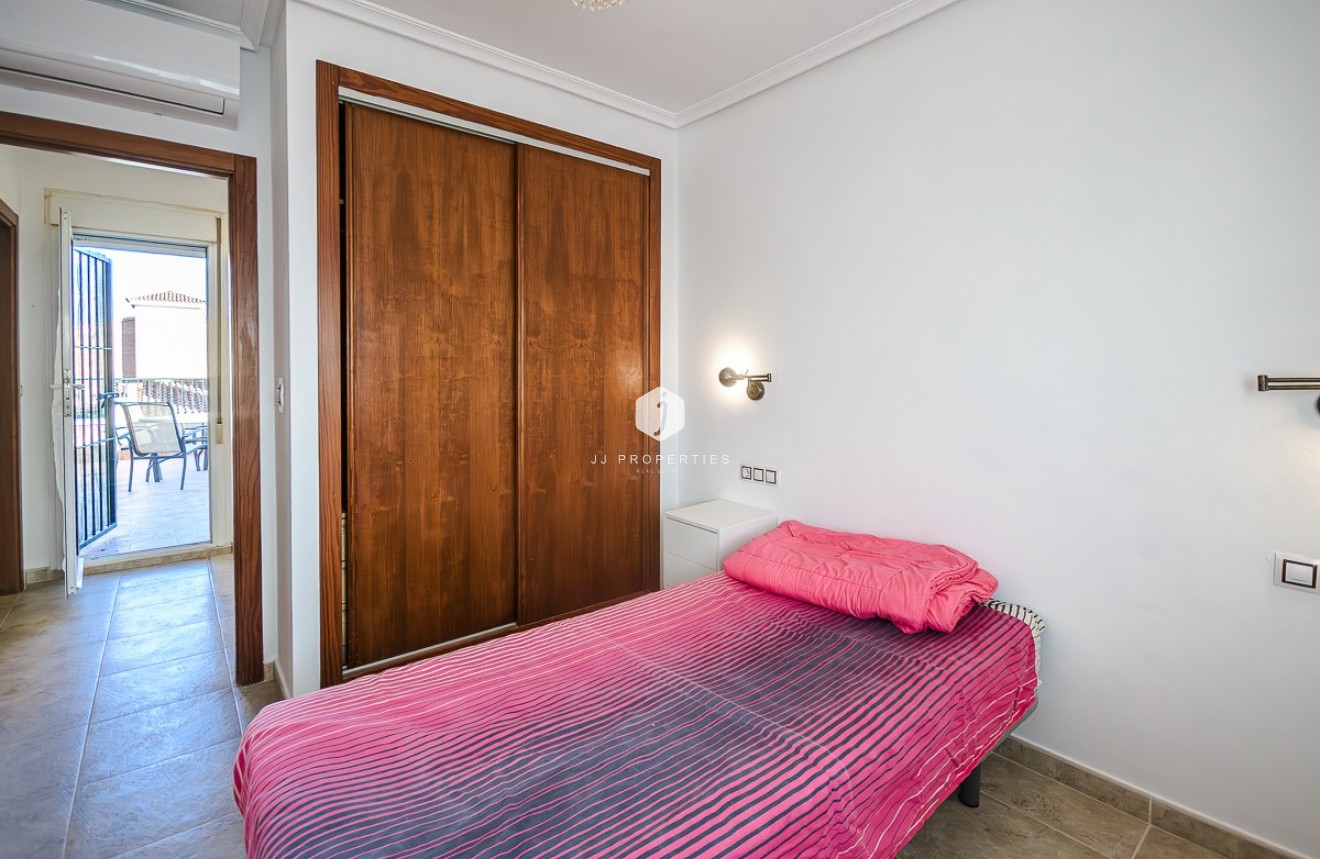 Aus zweiter Hand - Villa -
Benferri - Inland