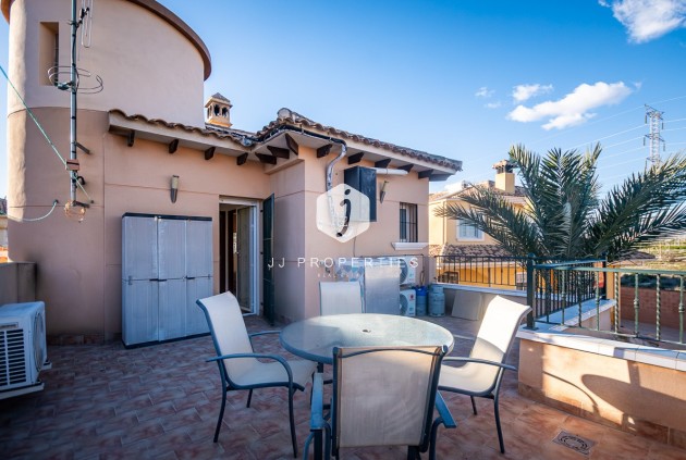 Aus zweiter Hand - Villa -
Benferri - Inland