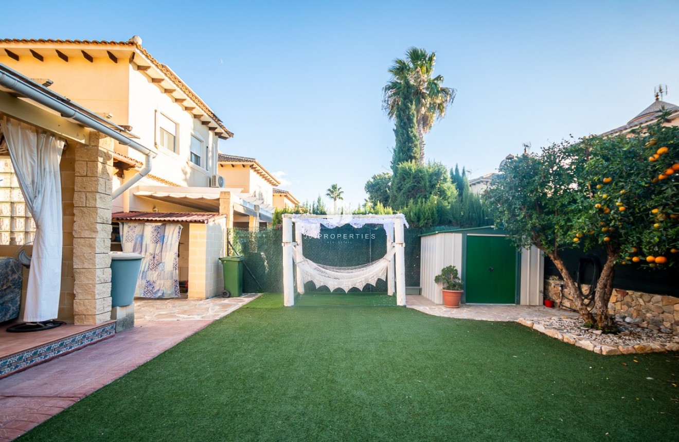 Aus zweiter Hand - Villa -
Benferri - Inland