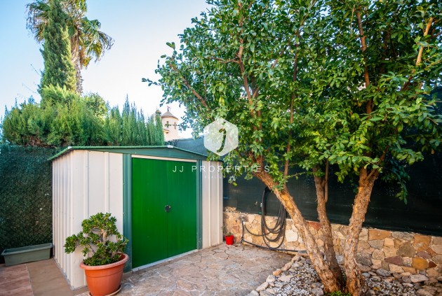 Aus zweiter Hand - Villa -
Benferri - Inland