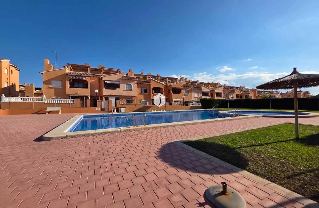 Aus zweiter Hand - Bungalow -
Torrevieja - Zona Los Frutales