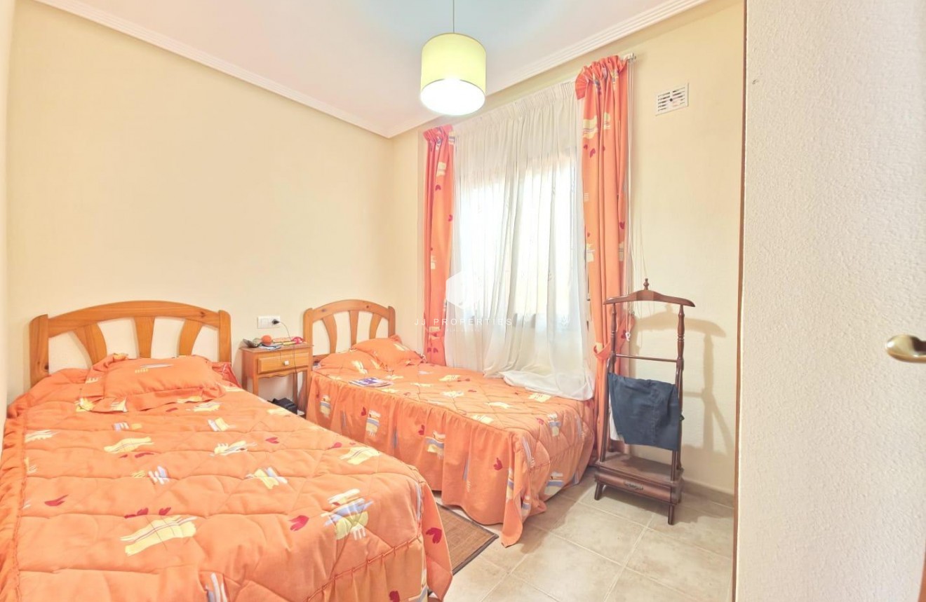 Aus zweiter Hand - Bungalow -
Torrevieja - Zona Los Frutales