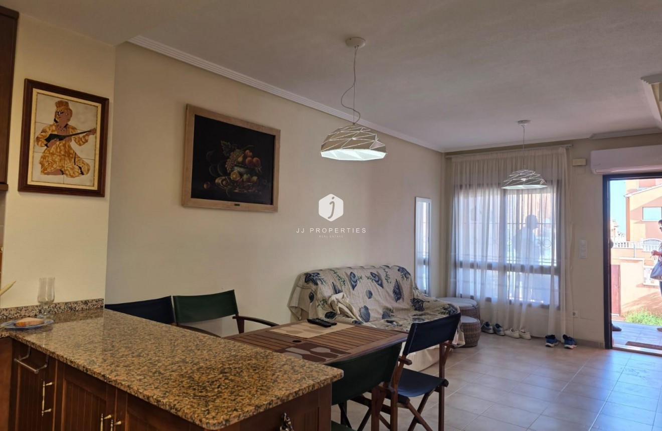 Aus zweiter Hand - Bungalow -
Torrevieja - Zona Los Frutales