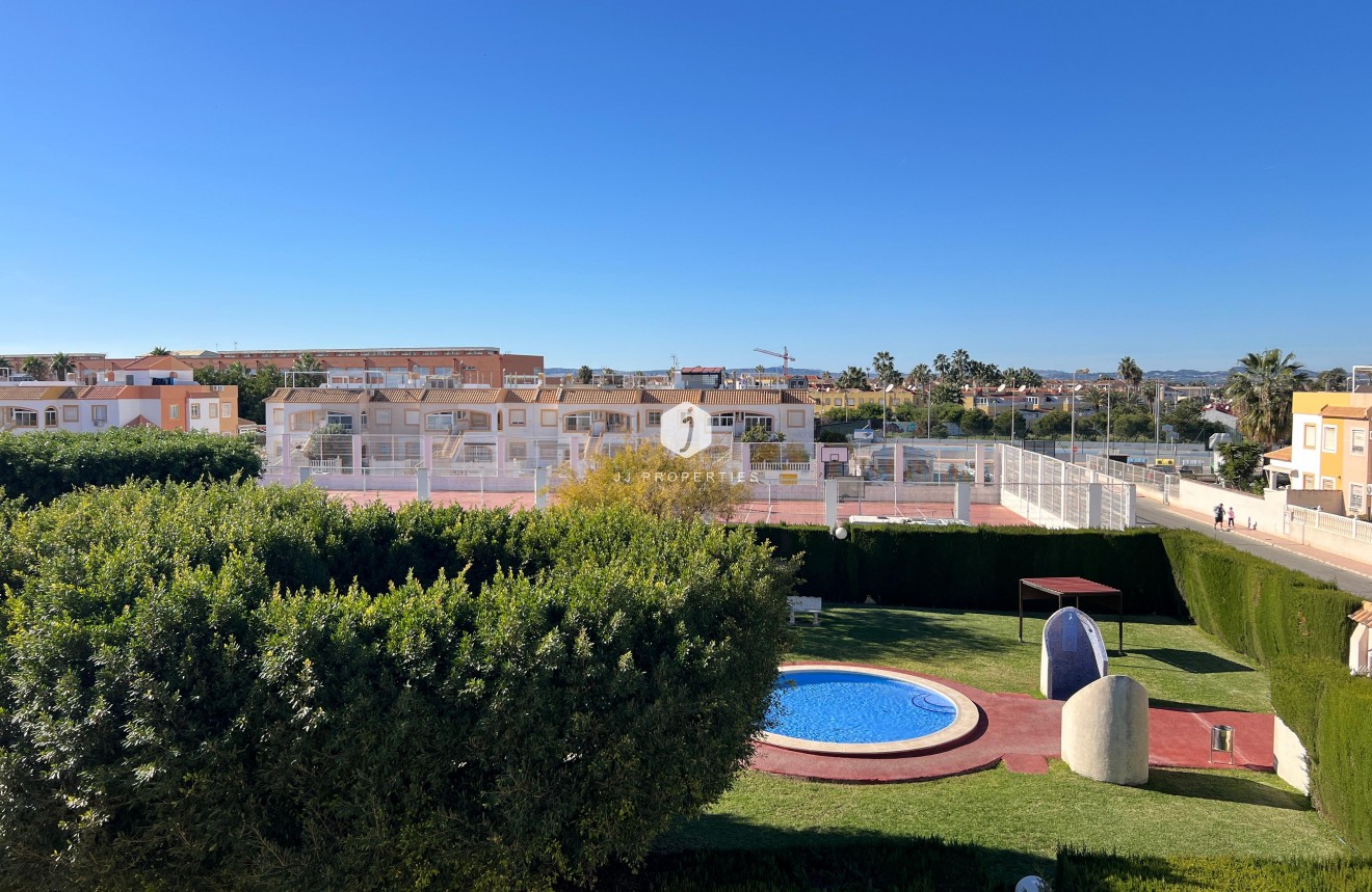 Resale - Bungalow -
Torrevieja - Costa Blanca