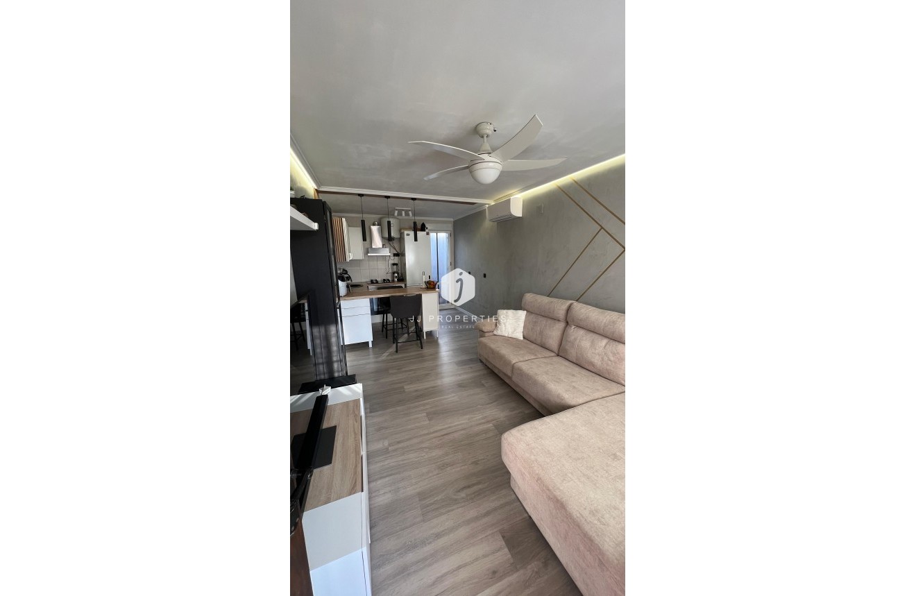 Resale - Bungalow -
Torrevieja - Costa Blanca