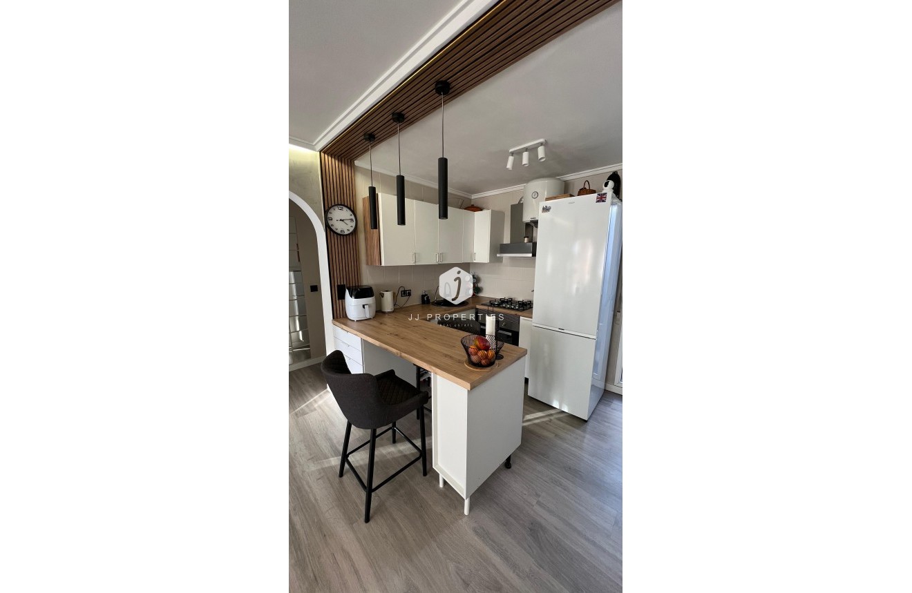 Resale - Bungalow -
Torrevieja - Costa Blanca