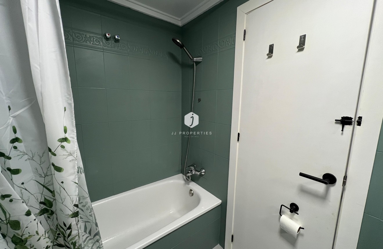 Resale - Bungalow -
Torrevieja - Costa Blanca