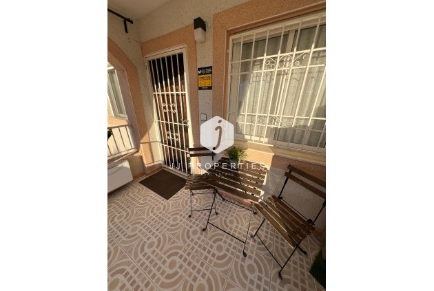 Resale - Bungalow -
Torrevieja - Costa Blanca