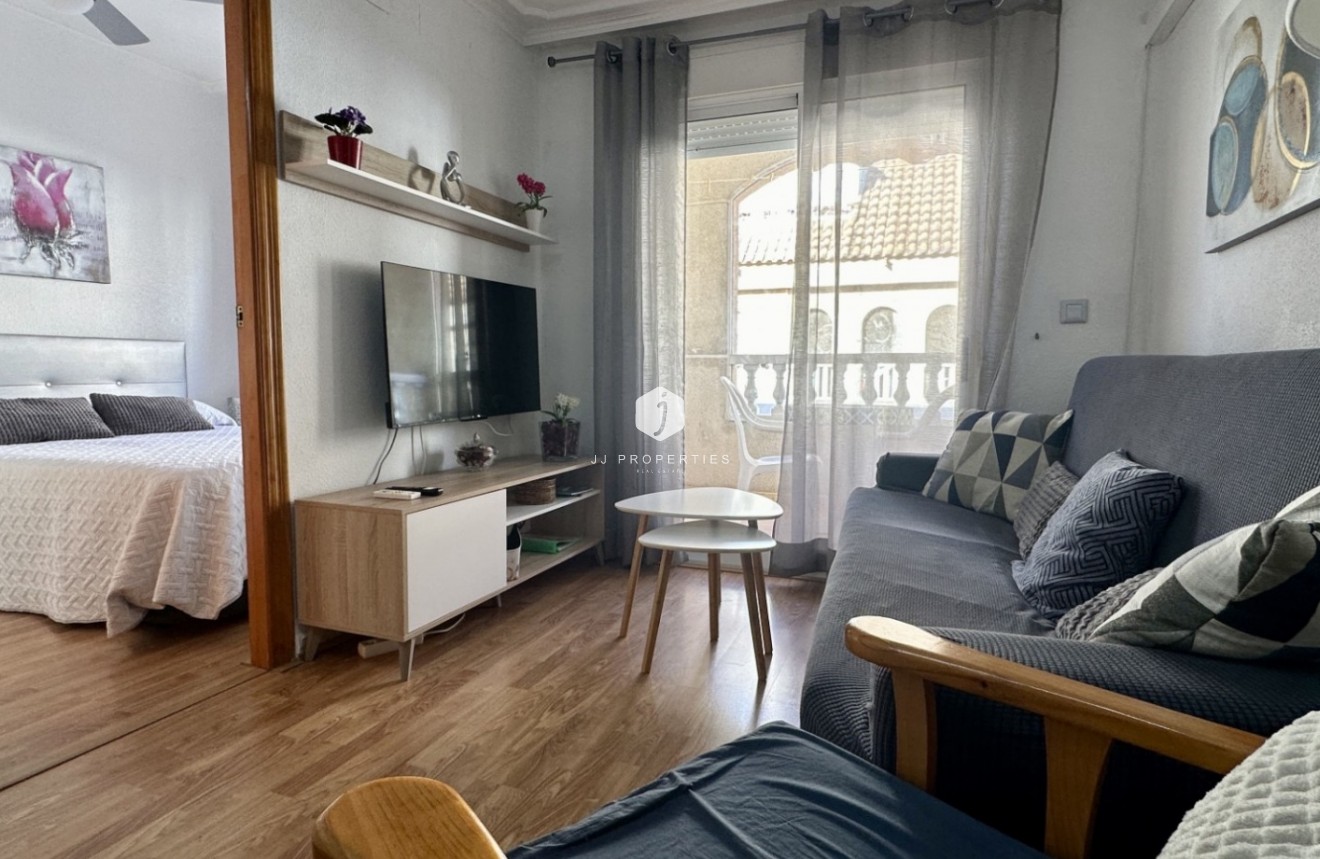 Resale - Apartment / flat -
Torrevieja - Costa Blanca