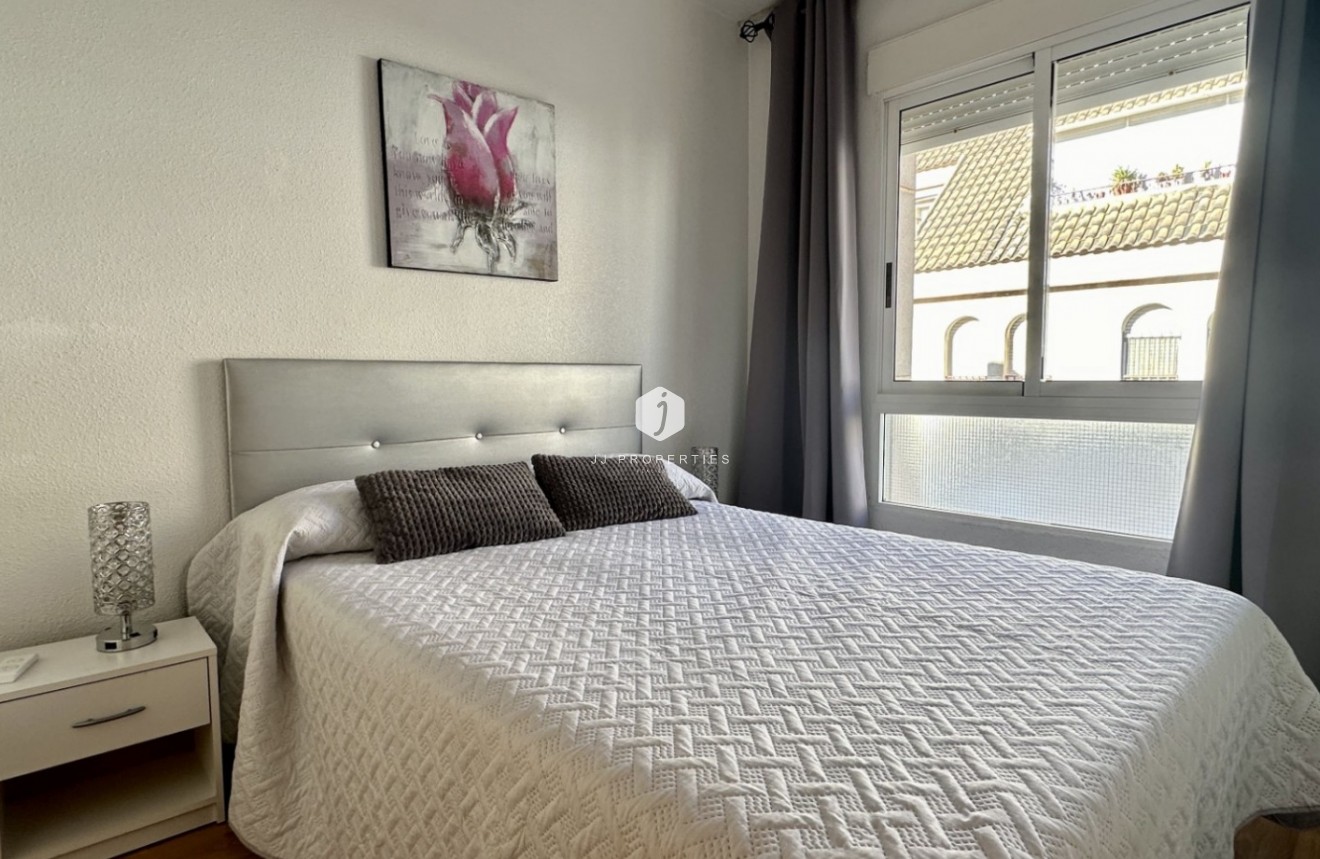 Resale - Apartment / flat -
Torrevieja - Costa Blanca