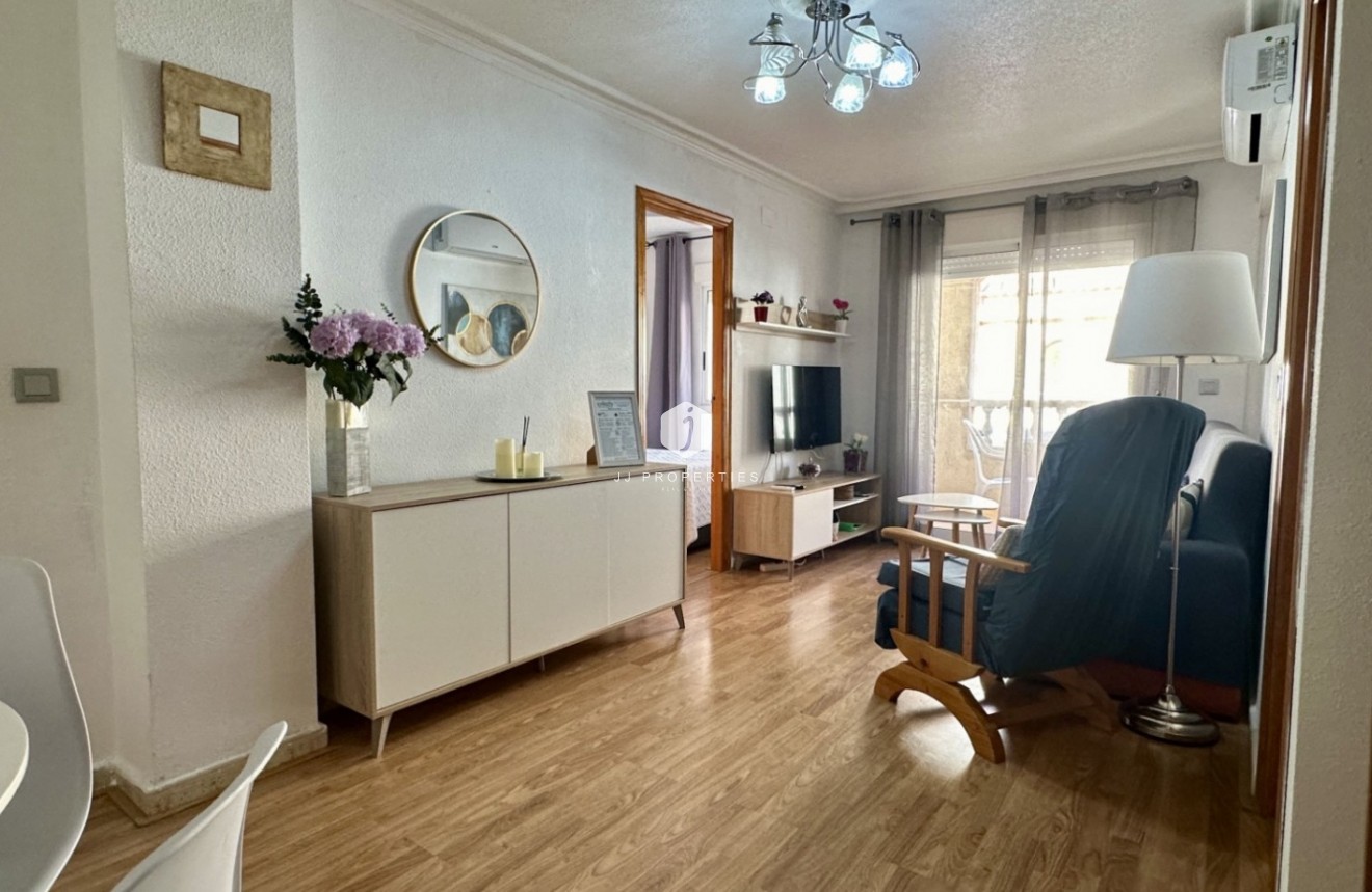 Resale - Apartment / flat -
Torrevieja - Costa Blanca