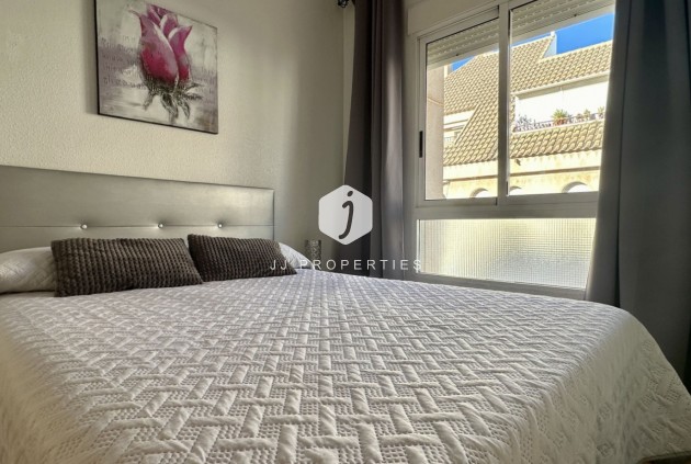 Resale - Apartment / flat -
Torrevieja - Costa Blanca