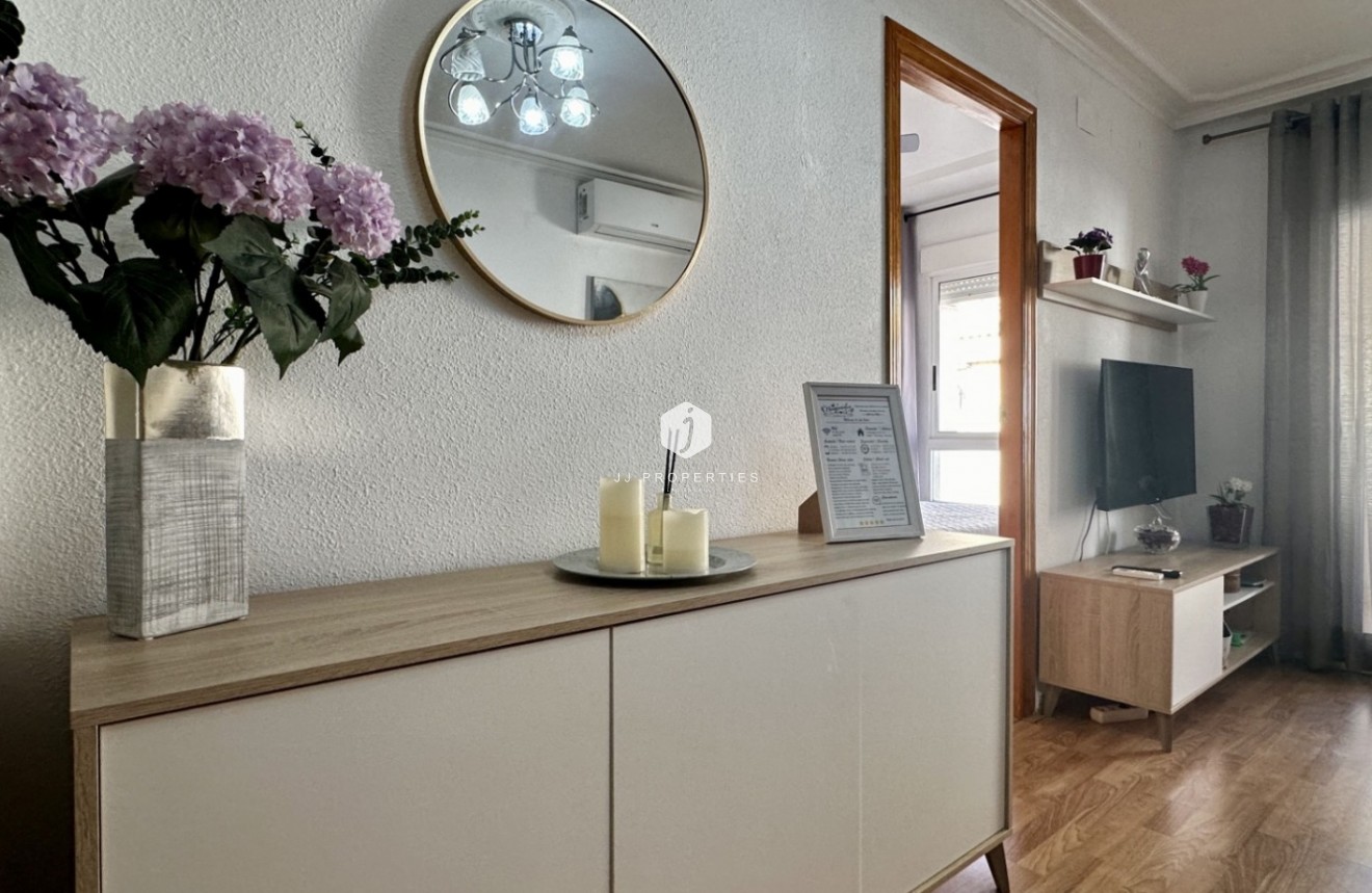 Resale - Apartment / flat -
Torrevieja - Costa Blanca