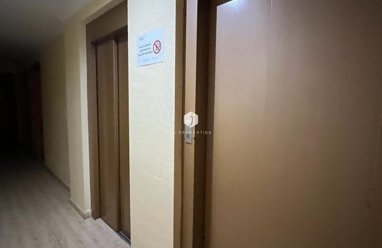 Resale - Apartment / flat -
Torrevieja - Costa Blanca