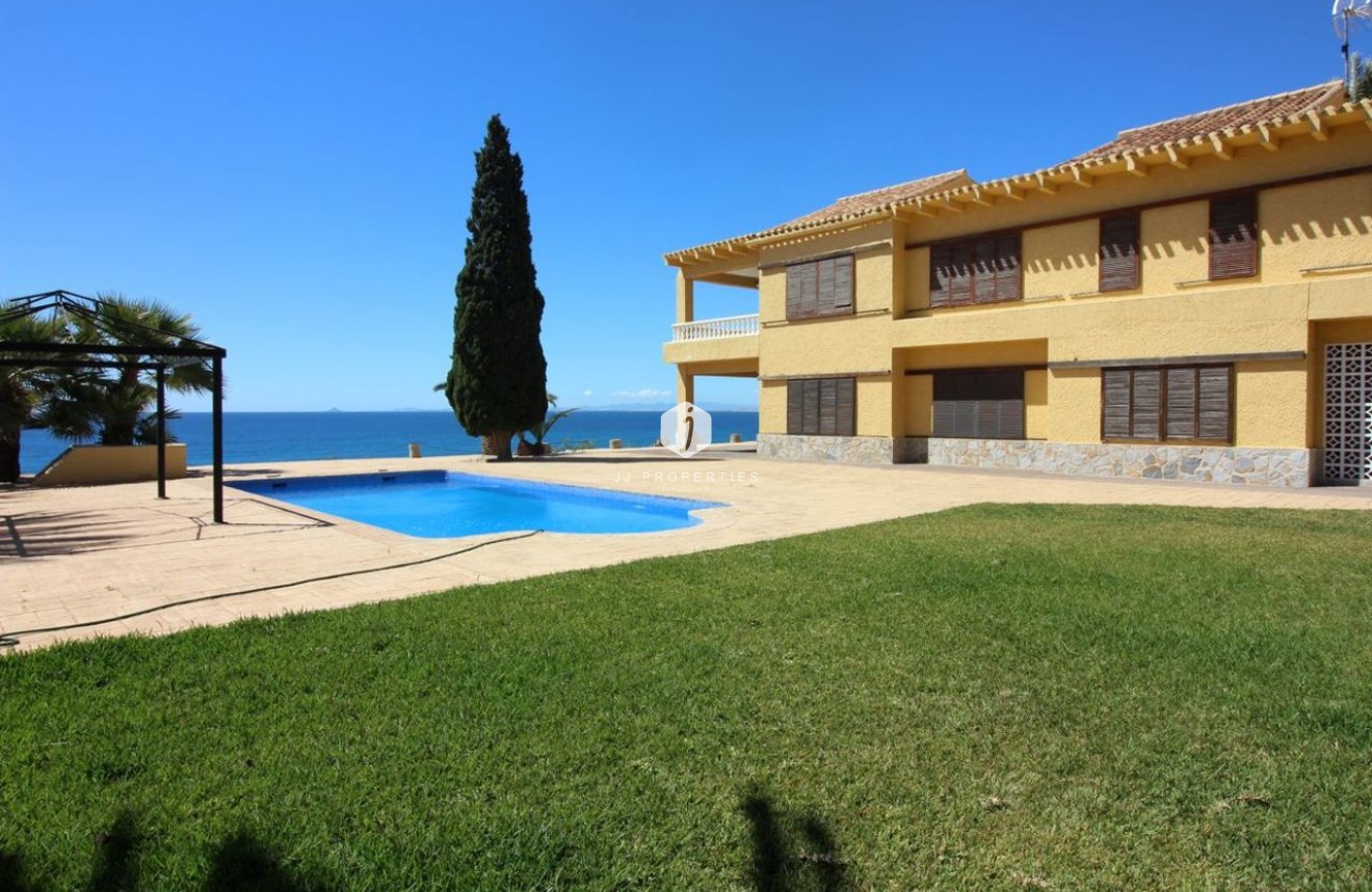 Aus zweiter Hand - Villa -
Cabo Roig - Costa Blanca