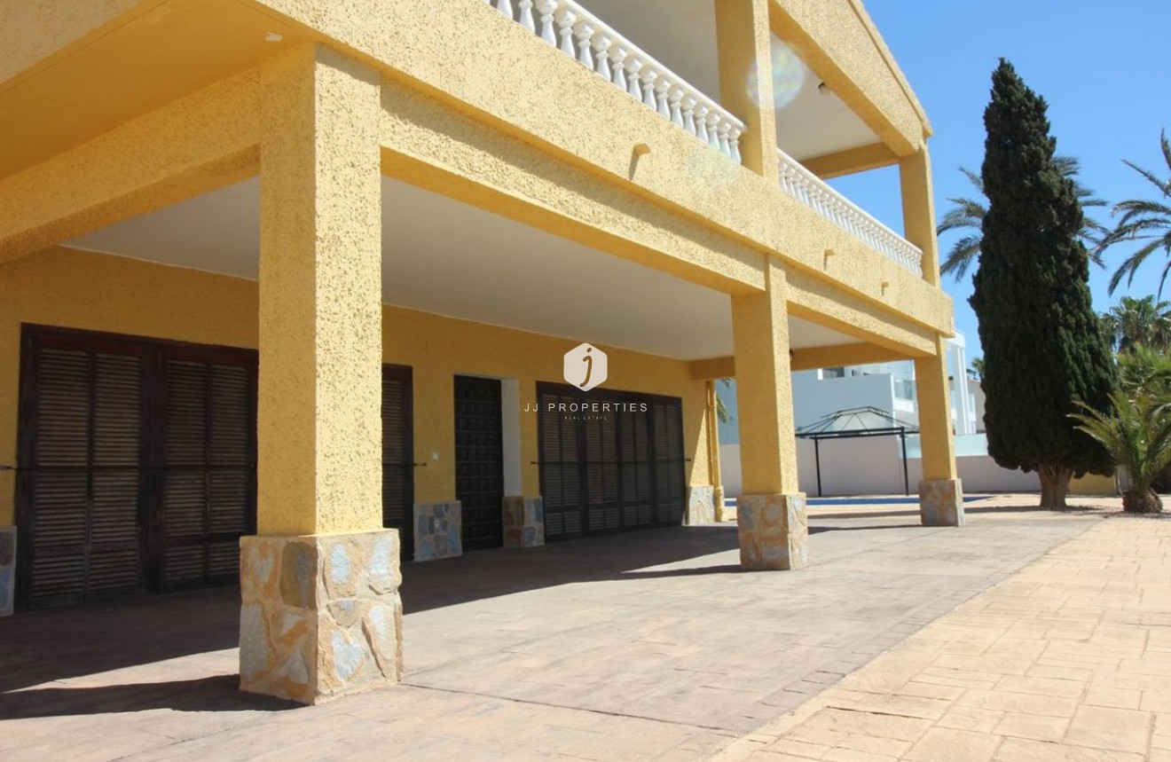 Aus zweiter Hand - Villa -
Cabo Roig - Costa Blanca