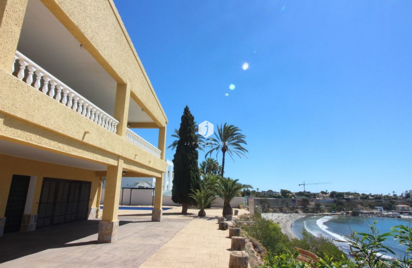 Aus zweiter Hand - Villa -
Cabo Roig - Costa Blanca