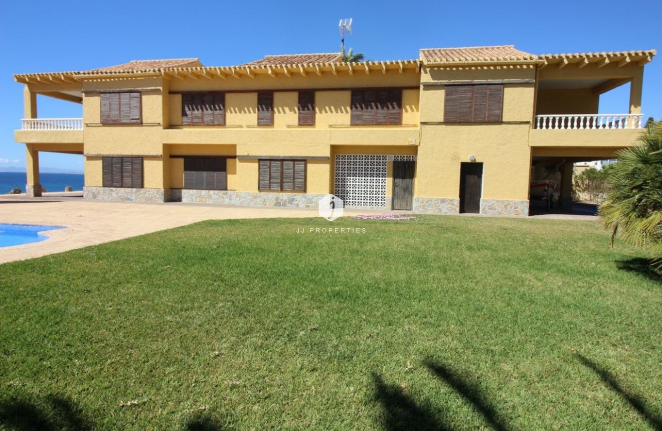 Aus zweiter Hand - Villa -
Cabo Roig - Costa Blanca