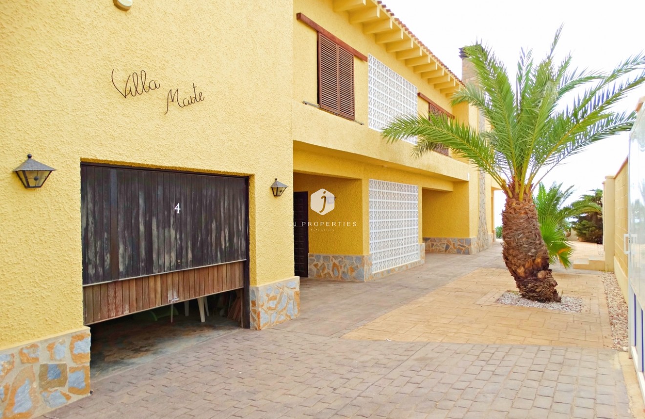 Aus zweiter Hand - Villa -
Cabo Roig - Costa Blanca
