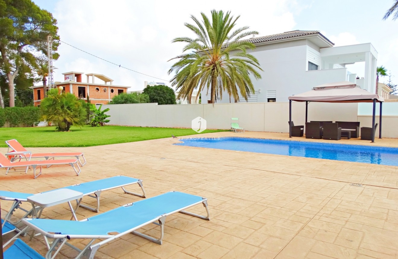 Aus zweiter Hand - Villa -
Cabo Roig - Costa Blanca