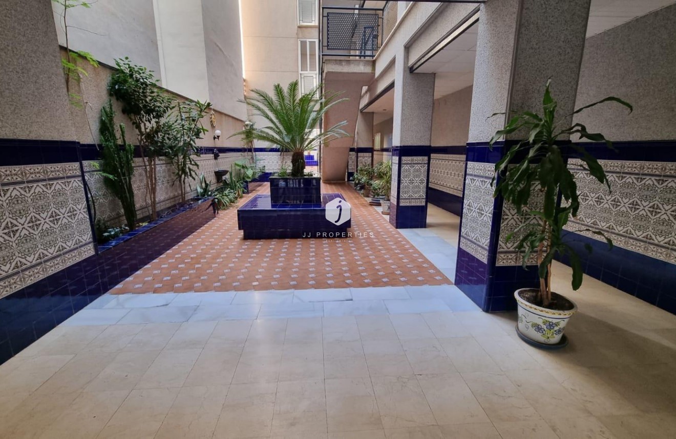 Aus zweiter Hand - Wohnung -
Torrevieja - Playa del Cura