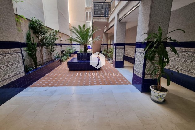 Aus zweiter Hand - Wohnung -
Torrevieja - Playa del Cura