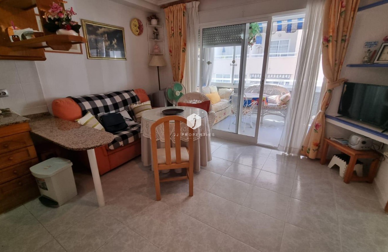 Aus zweiter Hand - Wohnung -
Torrevieja - Playa del Cura