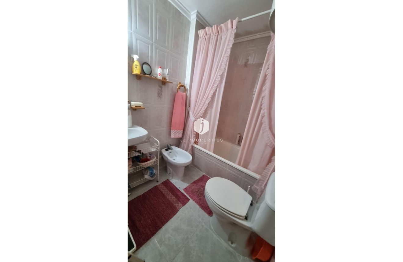 Aus zweiter Hand - Wohnung -
Torrevieja - Playa del Cura