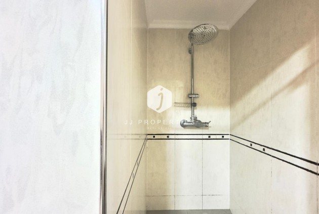 Resale - Apartment / flat -
Torrevieja - Centro