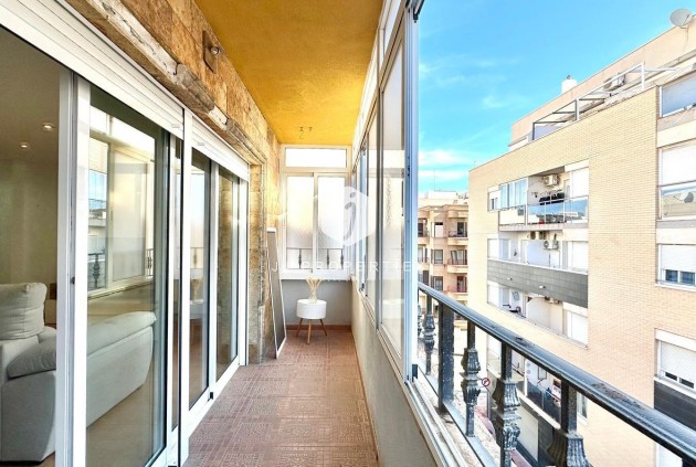Resale - Apartment / flat -
Torrevieja - Centro