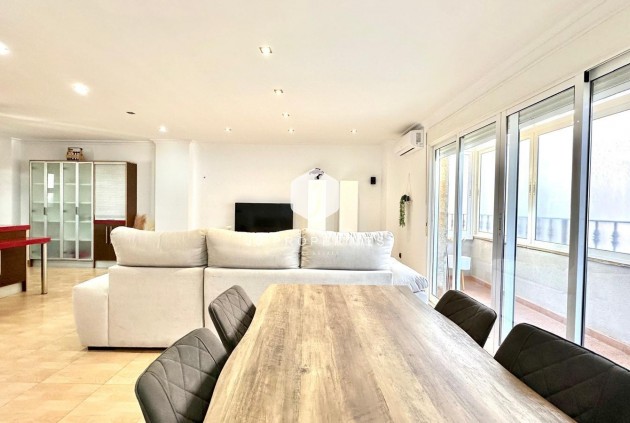 Resale - Apartment / flat -
Torrevieja - Centro